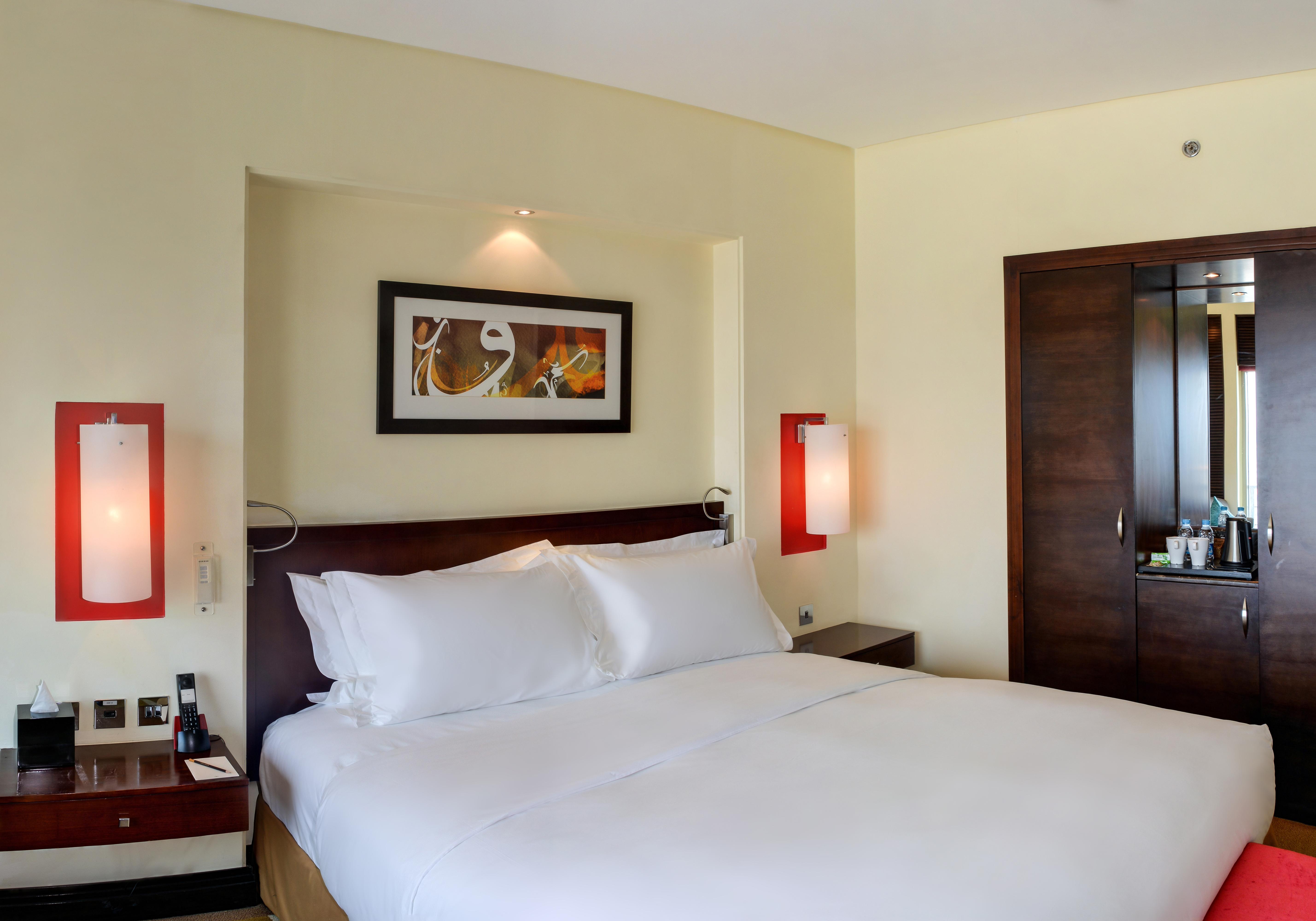 Hotel Sofitel Al Khobar The Corniche Zewnętrze zdjęcie A bedroom at the hotel