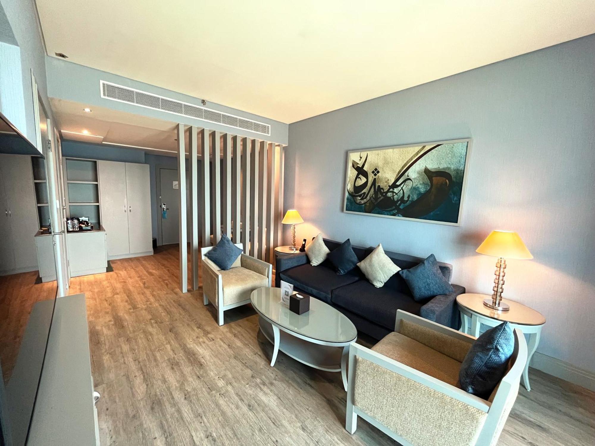Hotel Sofitel Al Khobar The Corniche Zewnętrze zdjęcie A suite at the hotel